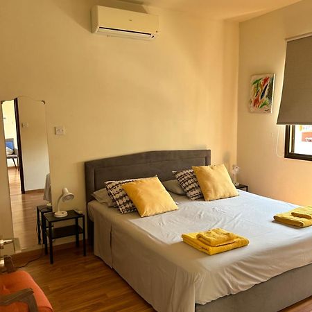 Extremely Comfy Apt With Spacious Private Terrace 10Min Walk To The Beach & In Town Larnaca Extérieur photo