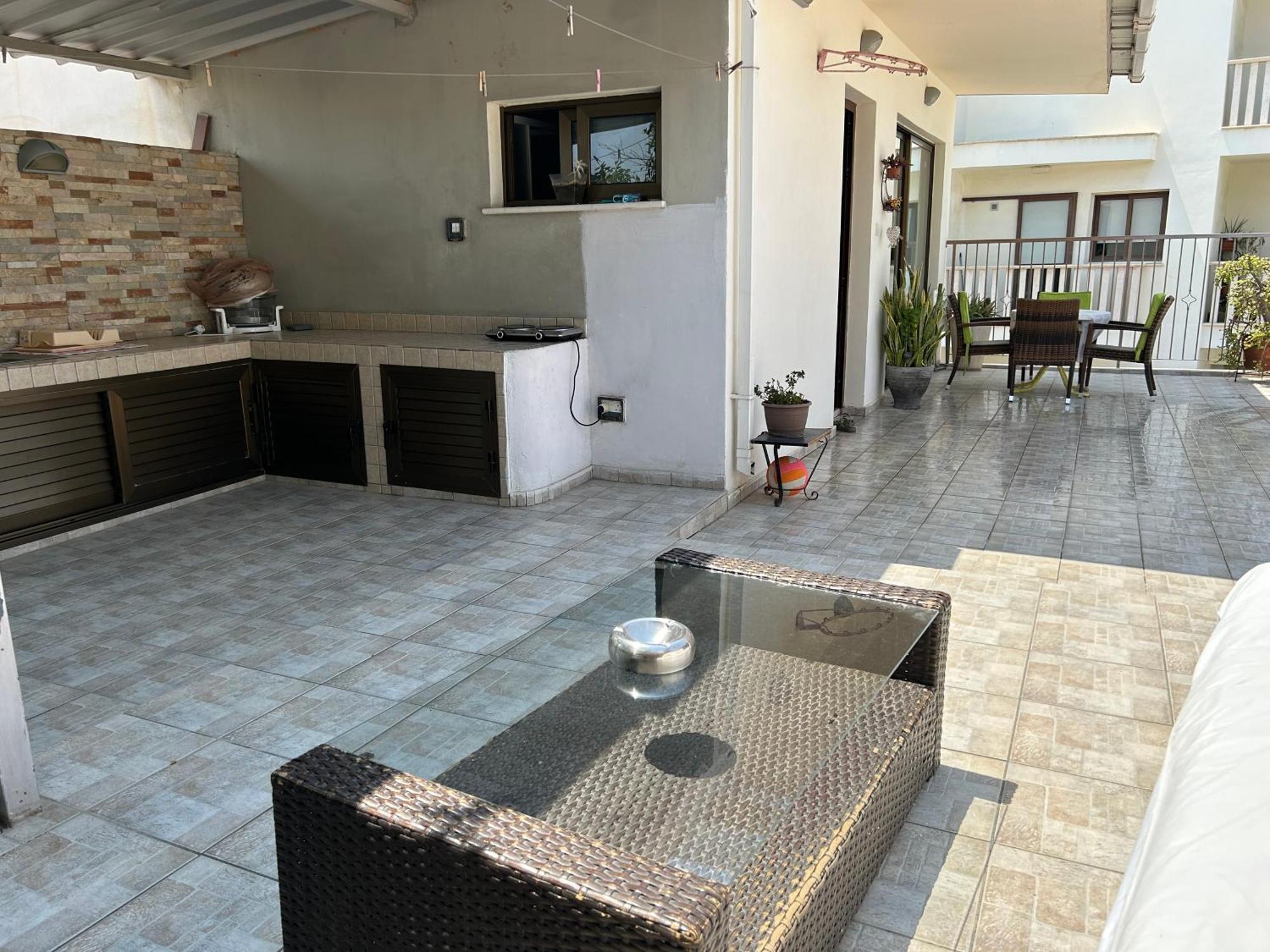 Extremely Comfy Apt With Spacious Private Terrace 10Min Walk To The Beach & In Town Larnaca Extérieur photo