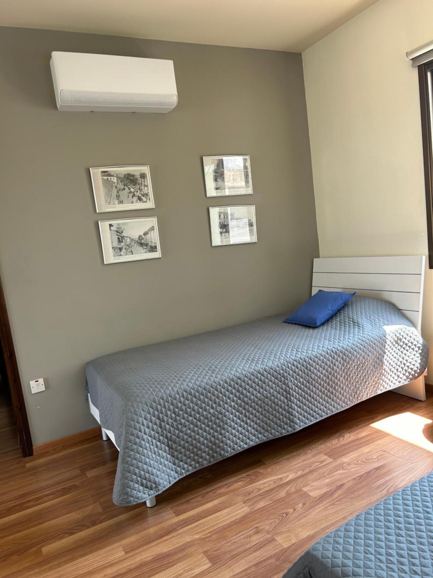 Extremely Comfy Apt With Spacious Private Terrace 10Min Walk To The Beach & In Town Larnaca Extérieur photo