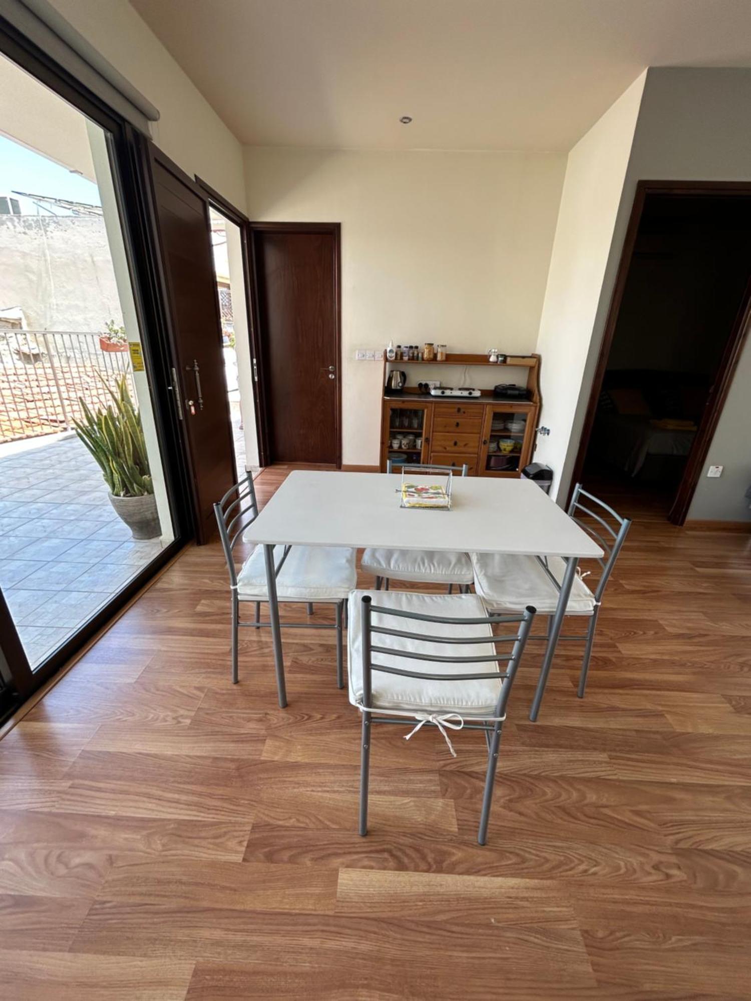 Extremely Comfy Apt With Spacious Private Terrace 10Min Walk To The Beach & In Town Larnaca Extérieur photo